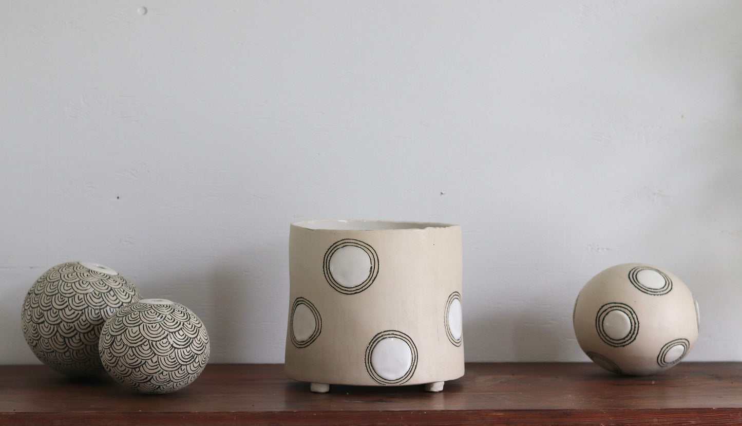 Vase - Circles - White - Short