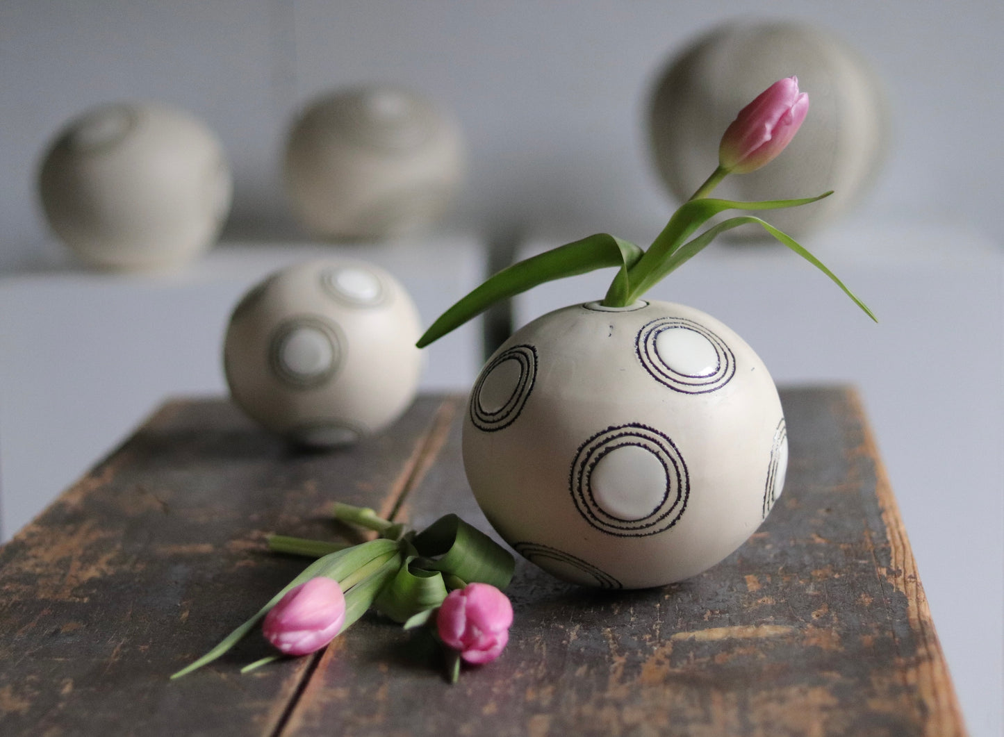 Orb - White - Circles - Small