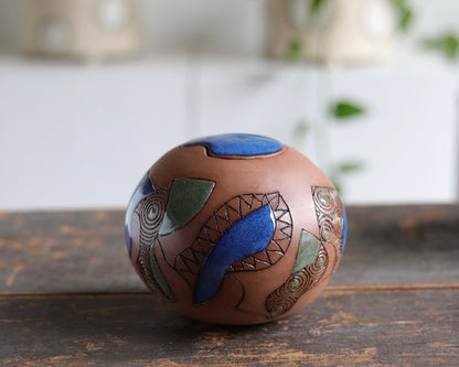 Urn - Abstract Design - Dark Stonware w Glazed Lid