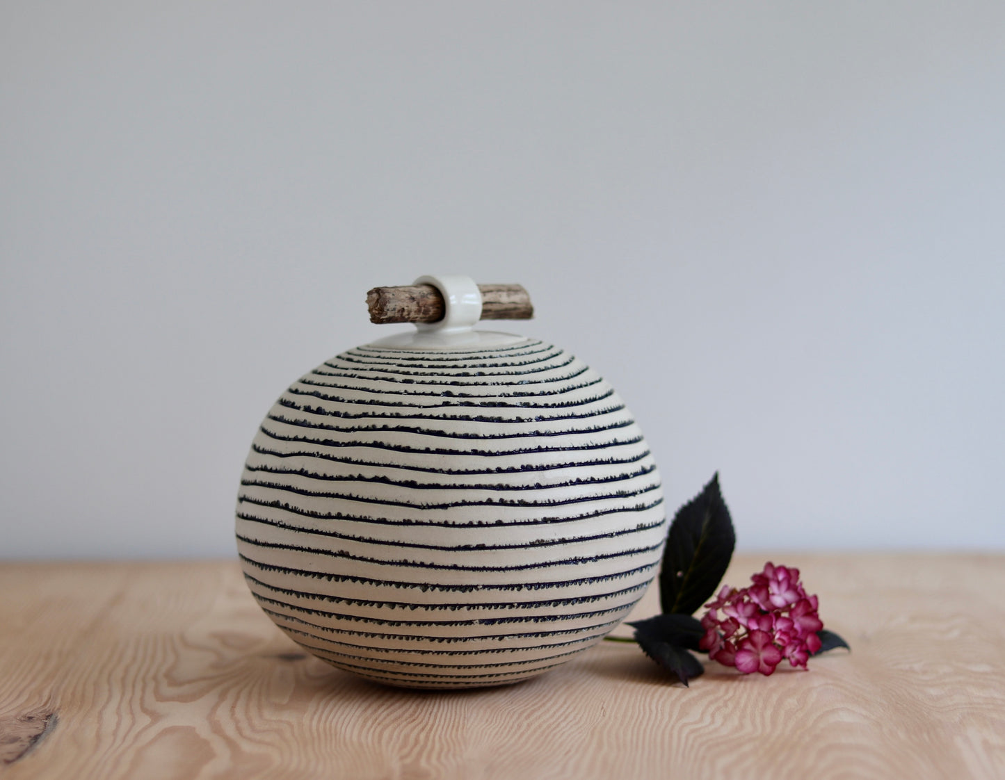 Urn - White with horizontal stripes