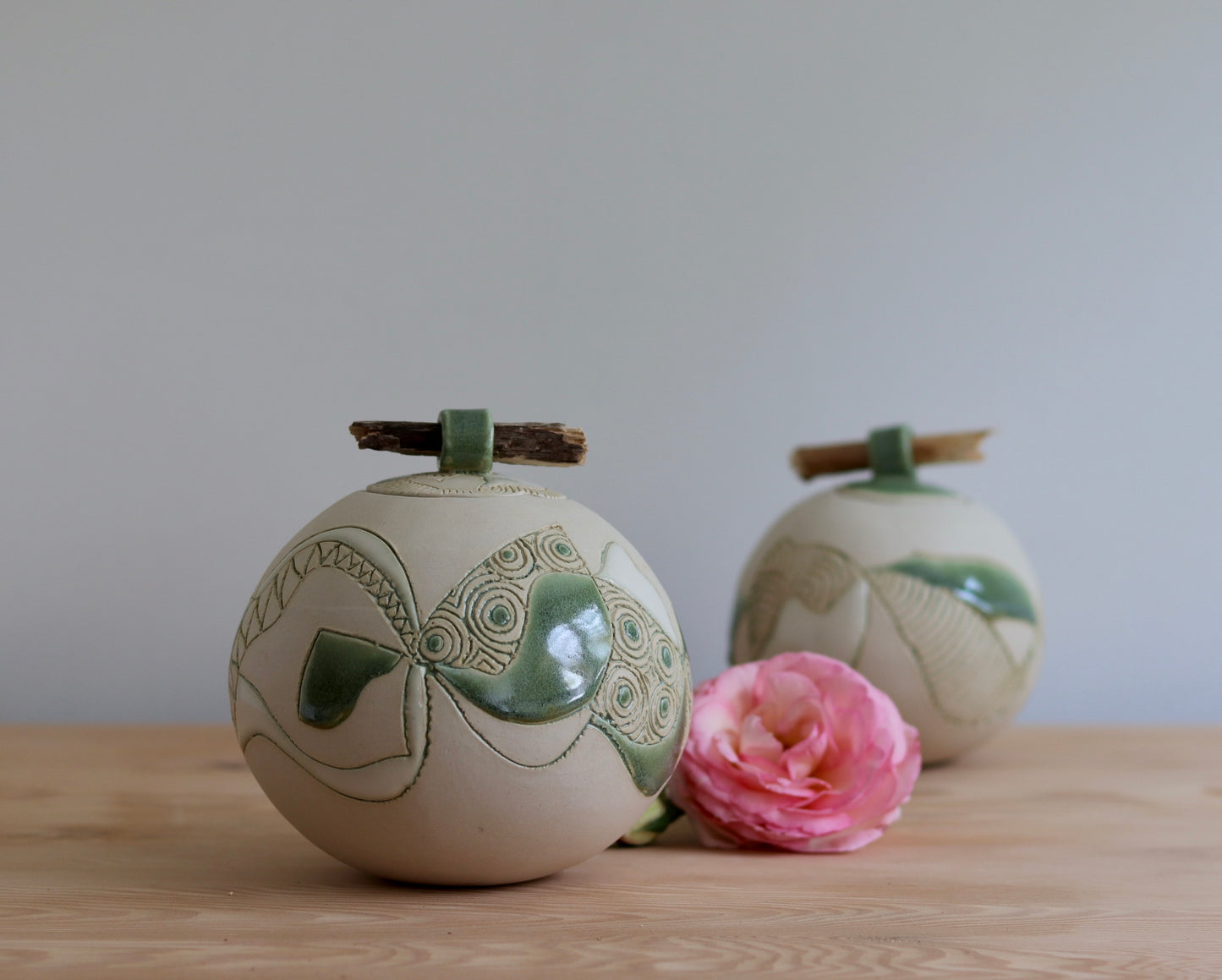 Urn - Green Abstract w Stick Lid