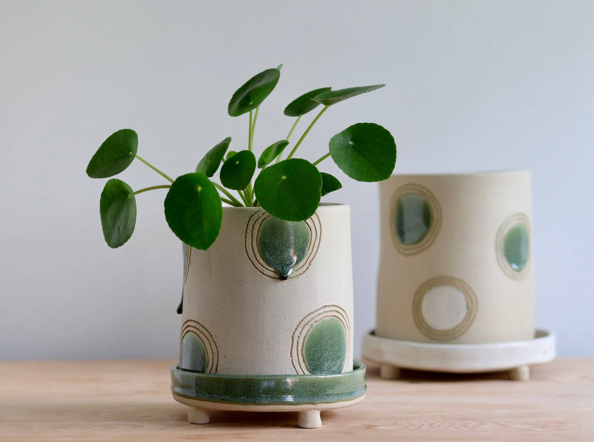 Planter - Circle design - with green and white accents