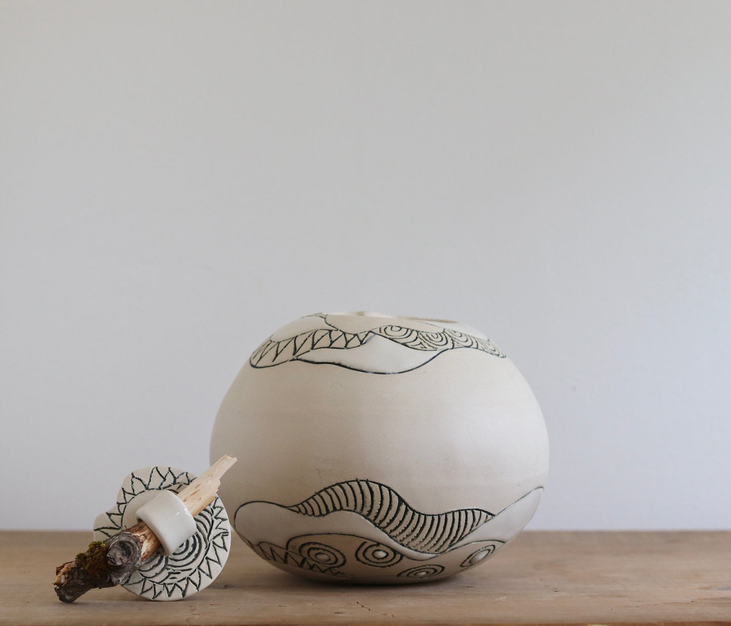 Urn - Simple Abstract w Stick Lid