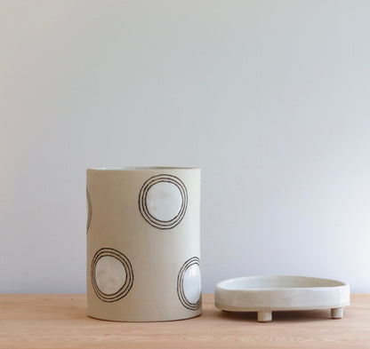 Planter - Circle design - with white accents